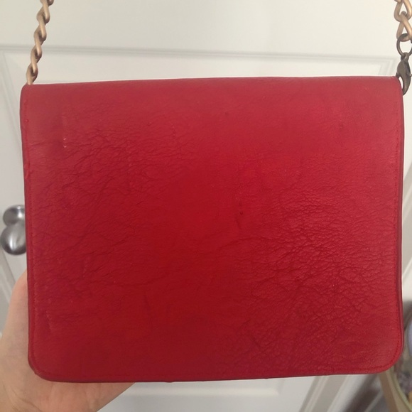 Small chain bag for free if you make purchase! - Picture 3 of 5